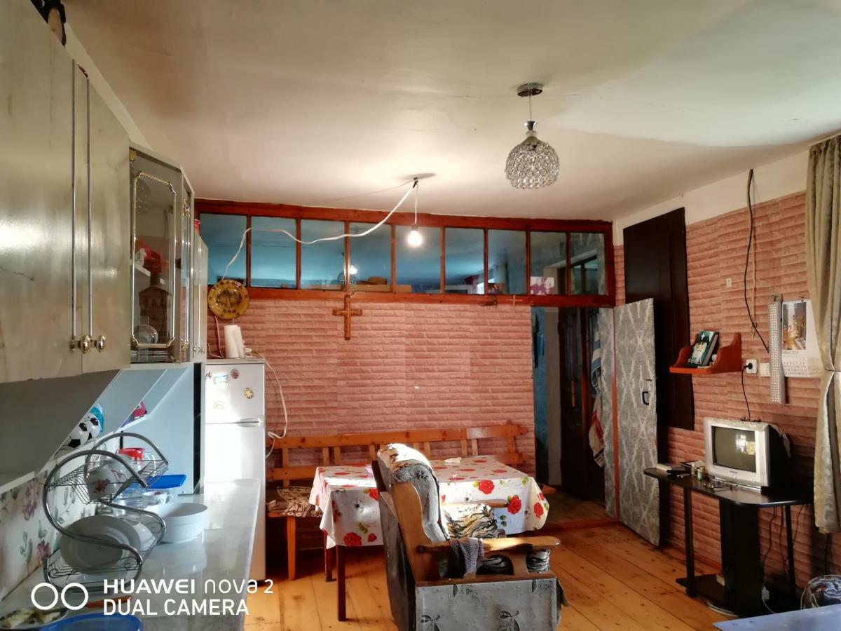 Nora'S Guesthouse Zhabeshi Exterior photo